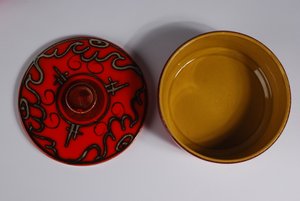 ビンテージgouda pottery Holland Rumba Flora 皿 Flora Gouda hand decorated Tokio design 60's — Flux Vintage